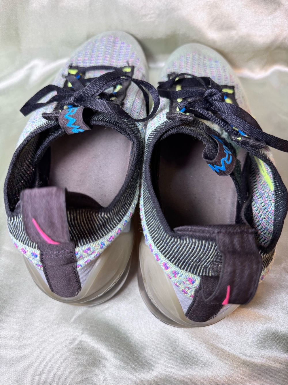 Nike Vapormax Flyknit Green Funky Multicolor Running Shoe size 8.5 Men’s - Picture 2 of 7